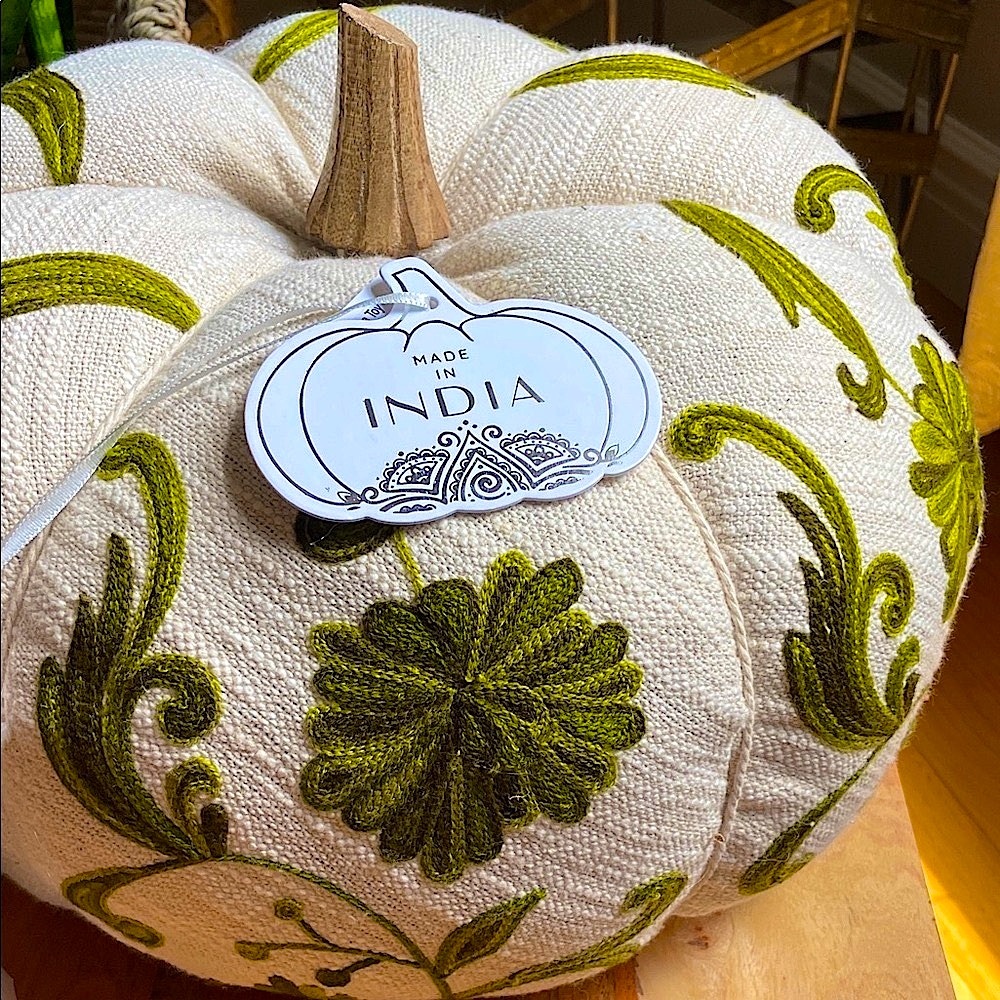 πBeautifully Crafted Embroidered Green and Cream Decorative Pumpkin-large - Picture 3 of 13